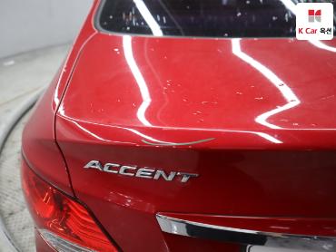 2012 - hyundai accent