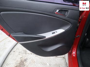 2012 - hyundai accent