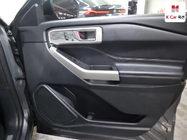 2021 - ford explorer
