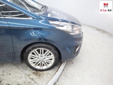 2018 - kia carens