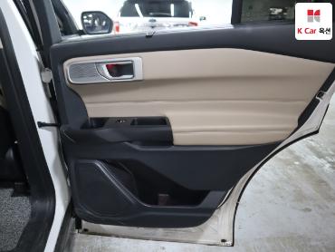 2020 - ford explorer