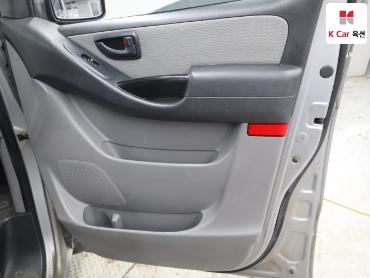 2012 - hyundai grand starex