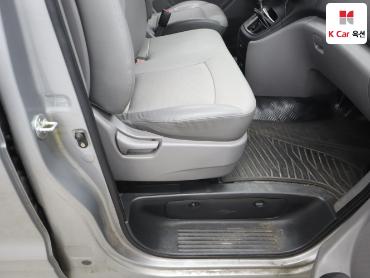 2012 - hyundai grand starex