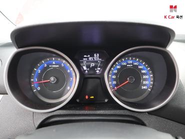 2013 - hyundai avante