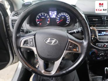 2016 - hyundai accent