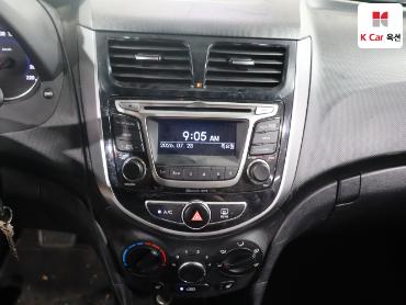 2016 - hyundai accent