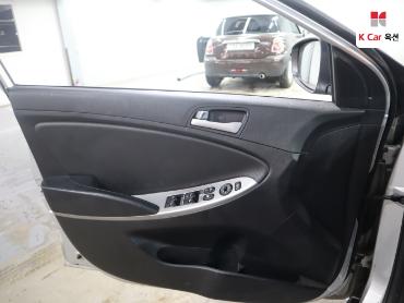 2016 - hyundai accent