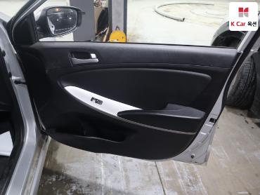 2016 - hyundai accent