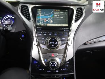 2011 - hyundai grandeur