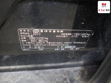 2011 - hyundai grandeur