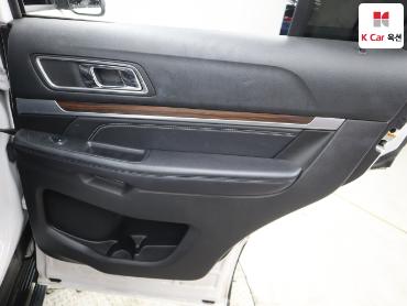2017 - ford explorer