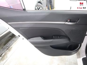 2017 - hyundai avante