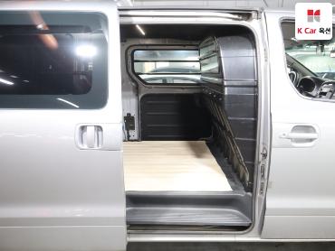 2011 - hyundai grand starex
