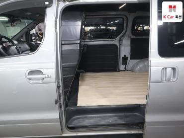 2011 - hyundai grand starex