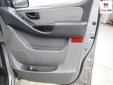 2011 - hyundai grand starex