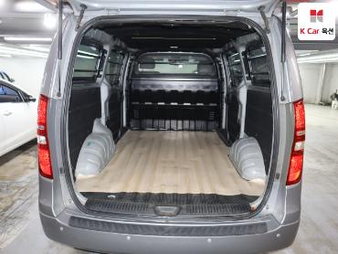2011 - hyundai grand starex