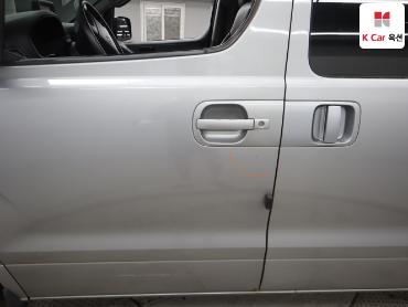 2011 - hyundai grand starex