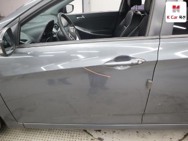 2011 - hyundai accent