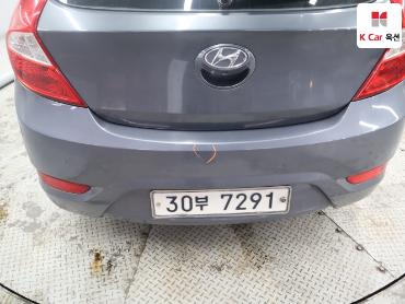 2011 - hyundai accent