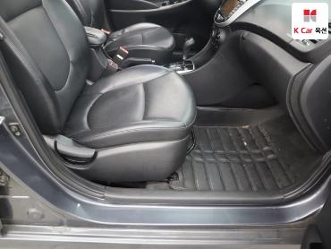 2011 - hyundai accent