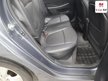 2011 - hyundai accent