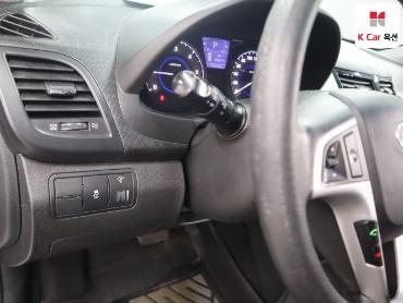 2011 - hyundai accent