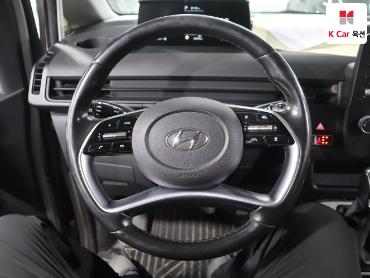 2022 - hyundai staria