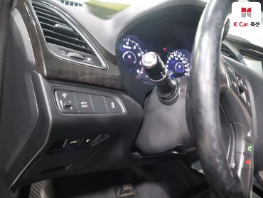 2011 - hyundai grandeur