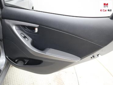 2011 - hyundai avante