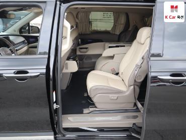 2023 - kia carnival