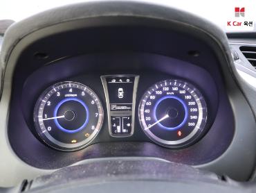 2016 - hyundai grandeur