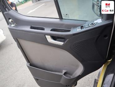 2016 - hyundai solati