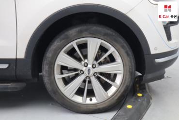 2018 - ford explorer