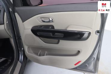 2017 - kia carnival