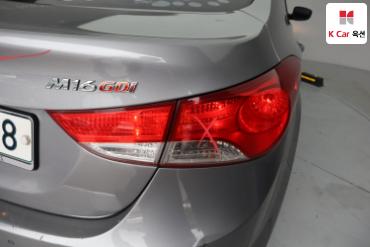 2011 - hyundai avante