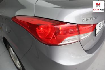 2011 - hyundai avante