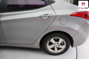 2011 - hyundai avante