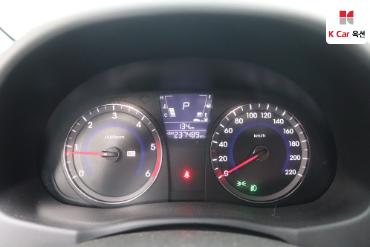 2011 - hyundai accent