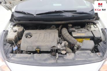 2011 - hyundai accent