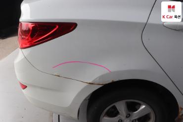 2011 - hyundai accent