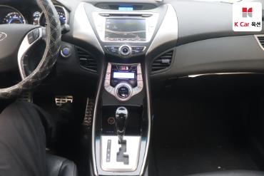 2011 - hyundai avante