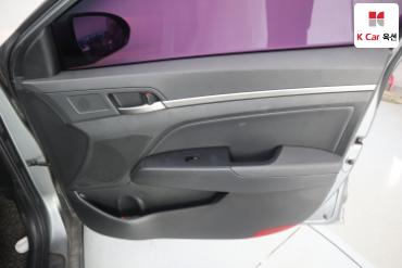 2016 - hyundai avante