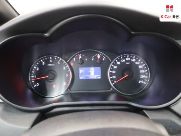 2014 - kia carens