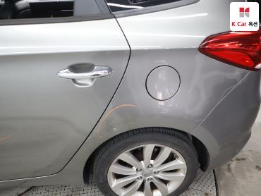 2014 - kia carens
