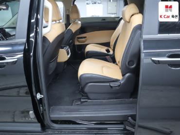 2021 - kia carnival
