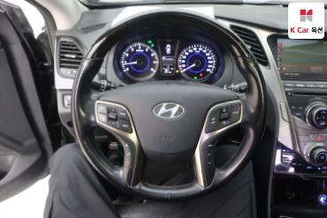 2011 - hyundai grandeur