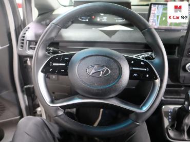 2023 - hyundai staria