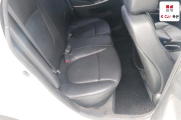 2012 - hyundai accent