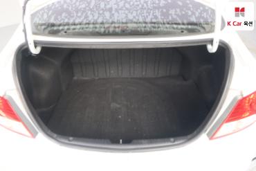 2012 - hyundai accent