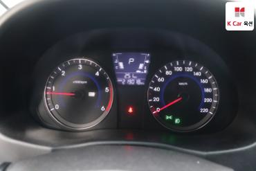 2012 - hyundai accent
